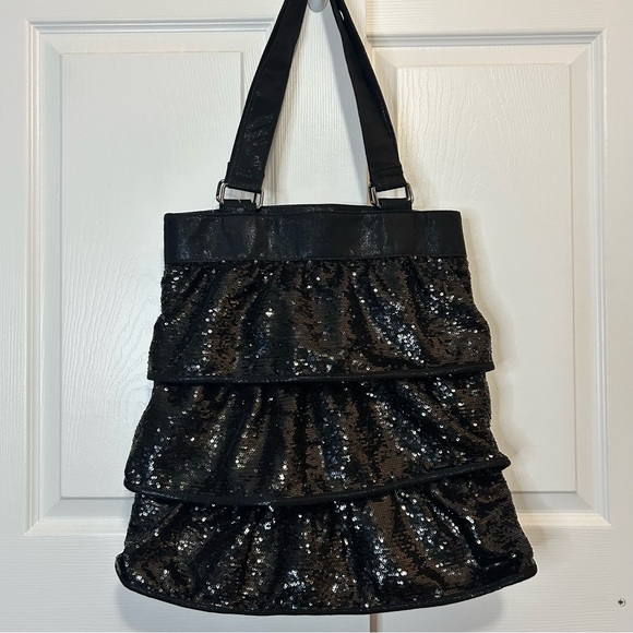 The Many Moods of Poppie Jones Ruffled Sequined Bag - Picture 3 of 6